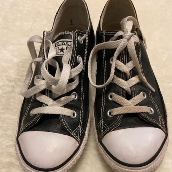 black converse junior size 3